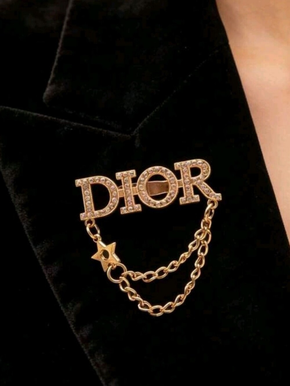 Luxury Style Brooch - Picture 4 of 9